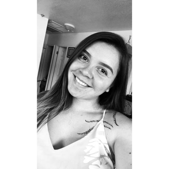 Meet your Posher, Mia - Picture 1 of 1